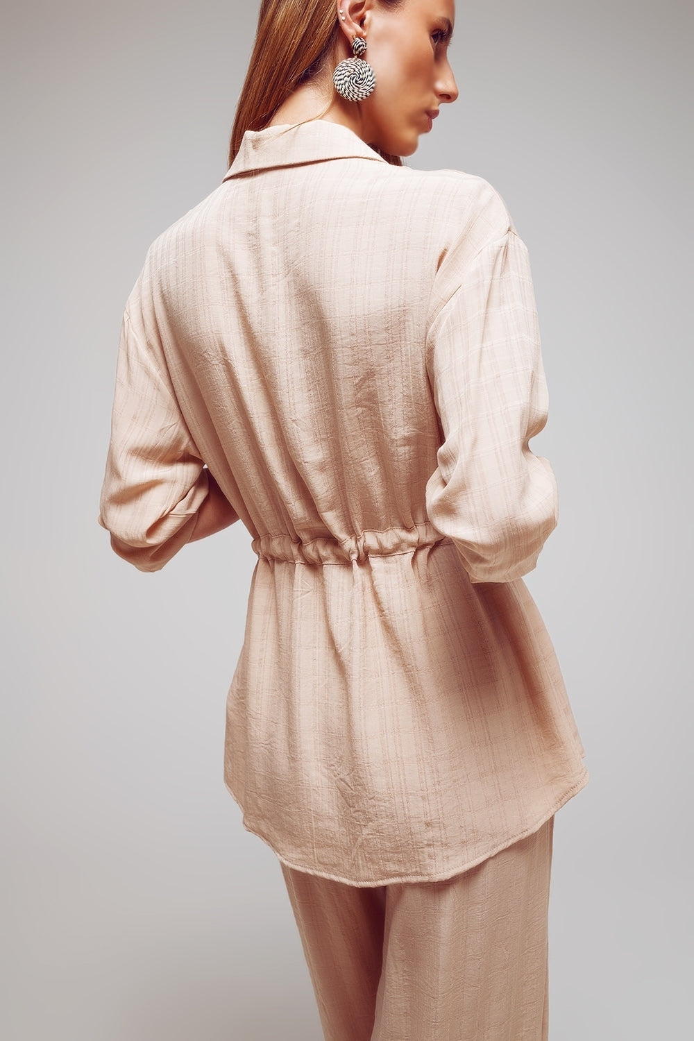 Camisa de manga larga con cintura lazada en beige