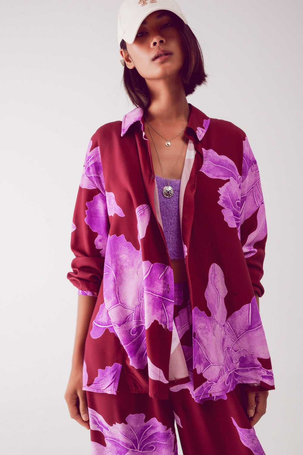 Camisa de Saten en color fucsia con gran estampado floral