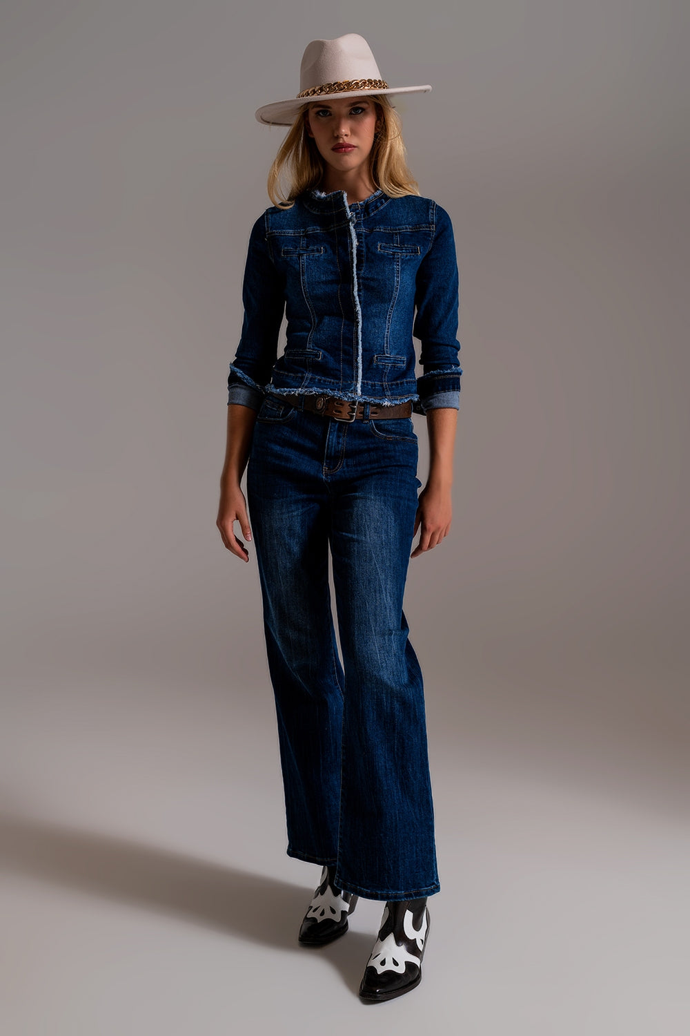 Pantalones vaqueros de pierna ancha estilo años 70 en azul lavado medio