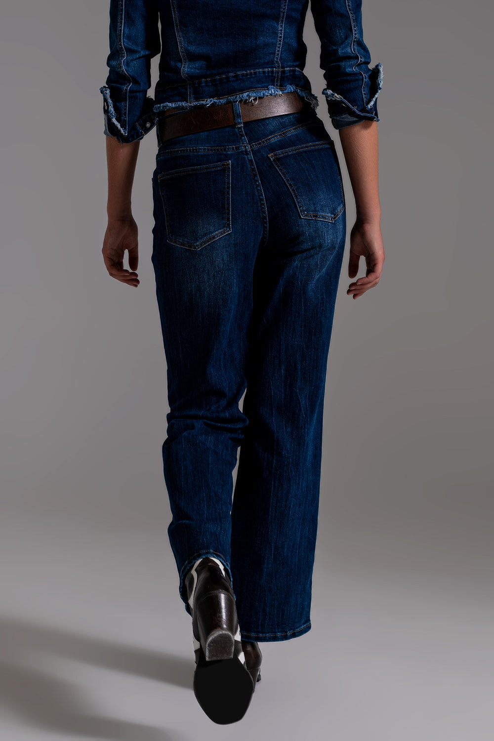 Pantalones vaqueros de pierna ancha estilo años 70 en azul lavado medio