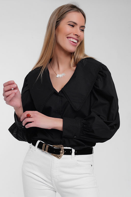 Q2 Camisa en negro con cuello extragrande