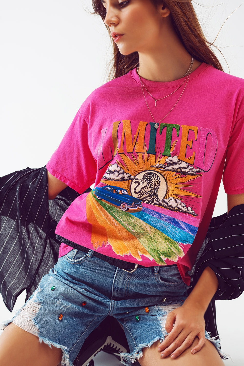 Q2 Camiseta con estampado gráfico limitado en Fucsia
