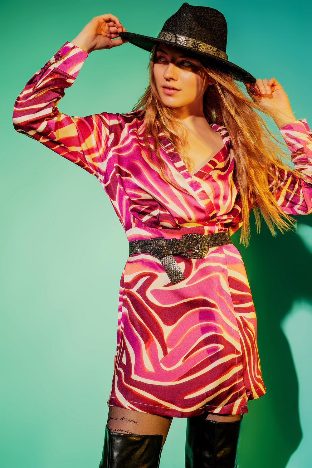 Vestido de fiesta con estampado de cebra en fucsia